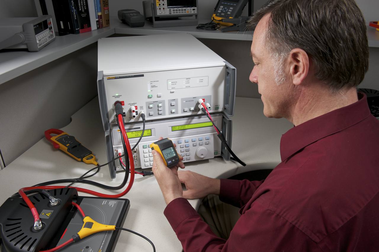 Fluke 52120A Усилитель тока