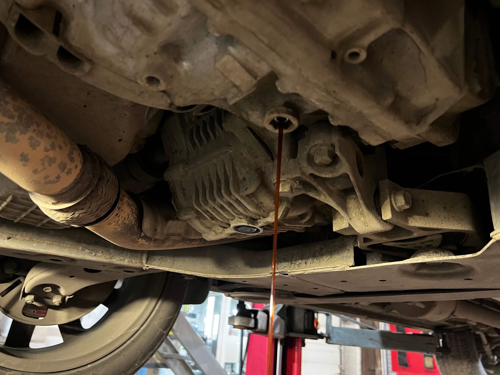 Корректировка уровня масла при 50-60 градусах