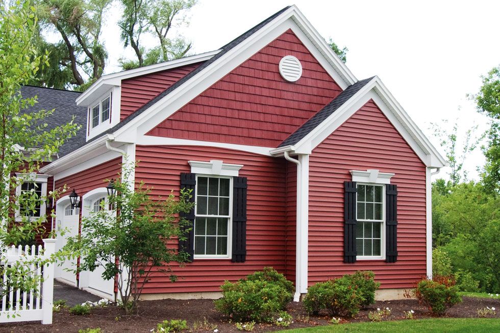 В какой цвет покрасить дом с коричневой крышей и белыми окнами фото