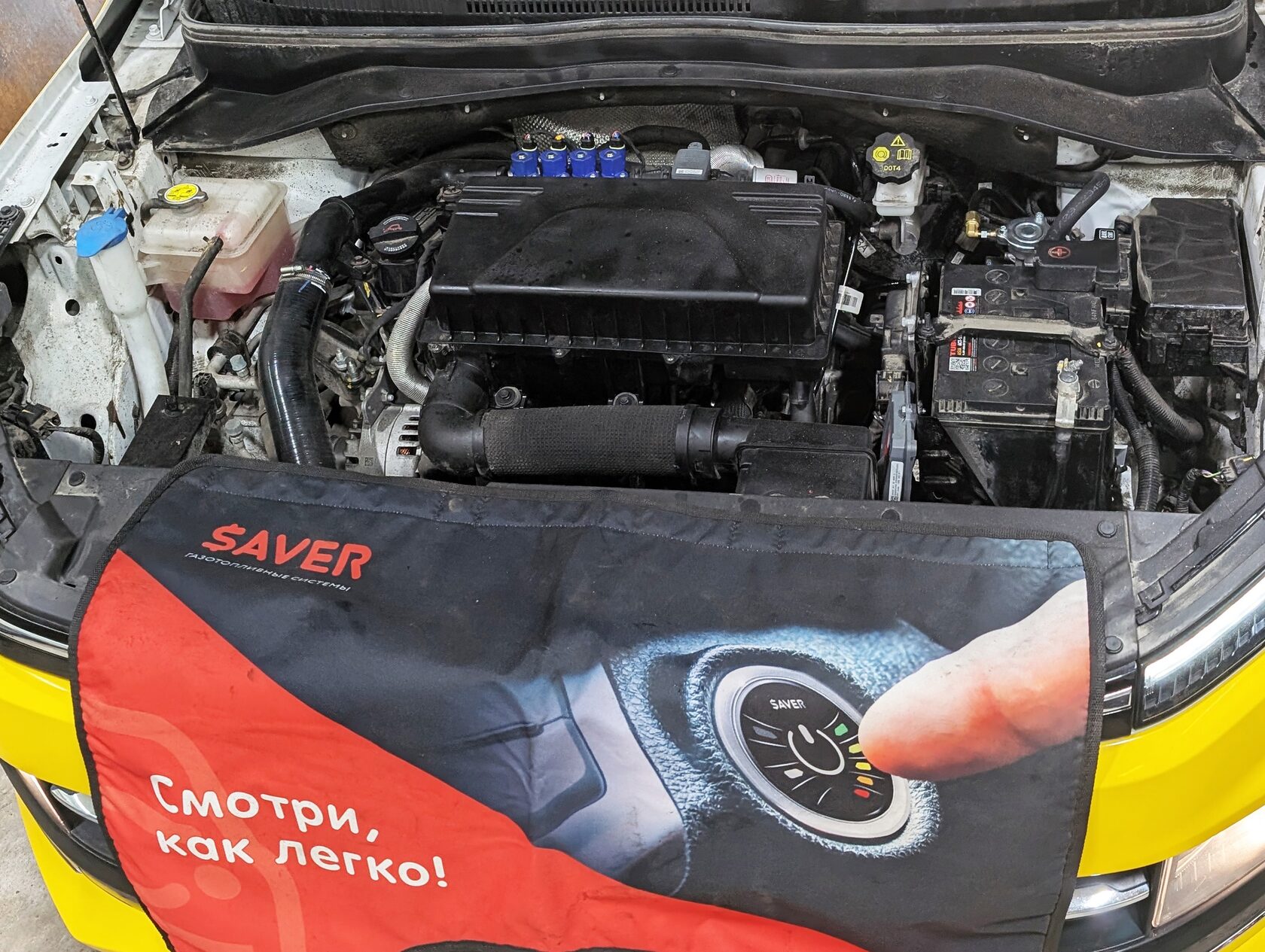 Подкапотное пространство МОСКВИЧ 3 с ГБО SAVER