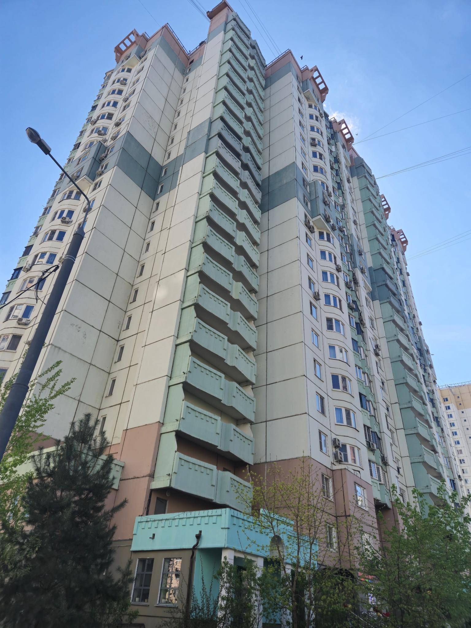 Вид с улицы