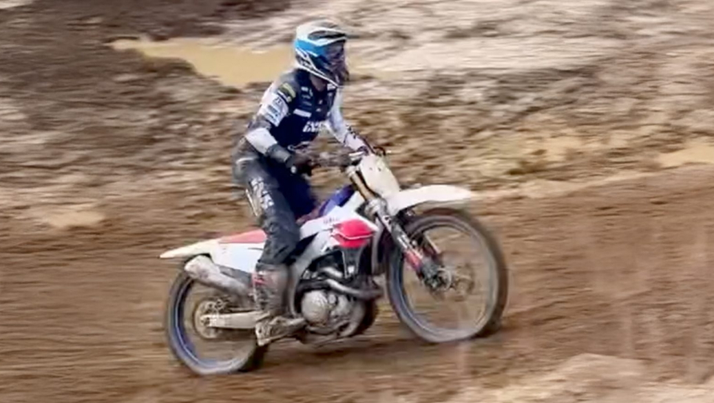 Исак Гифтиг тестирует прототип Yamaha YZ450F 2027 года?