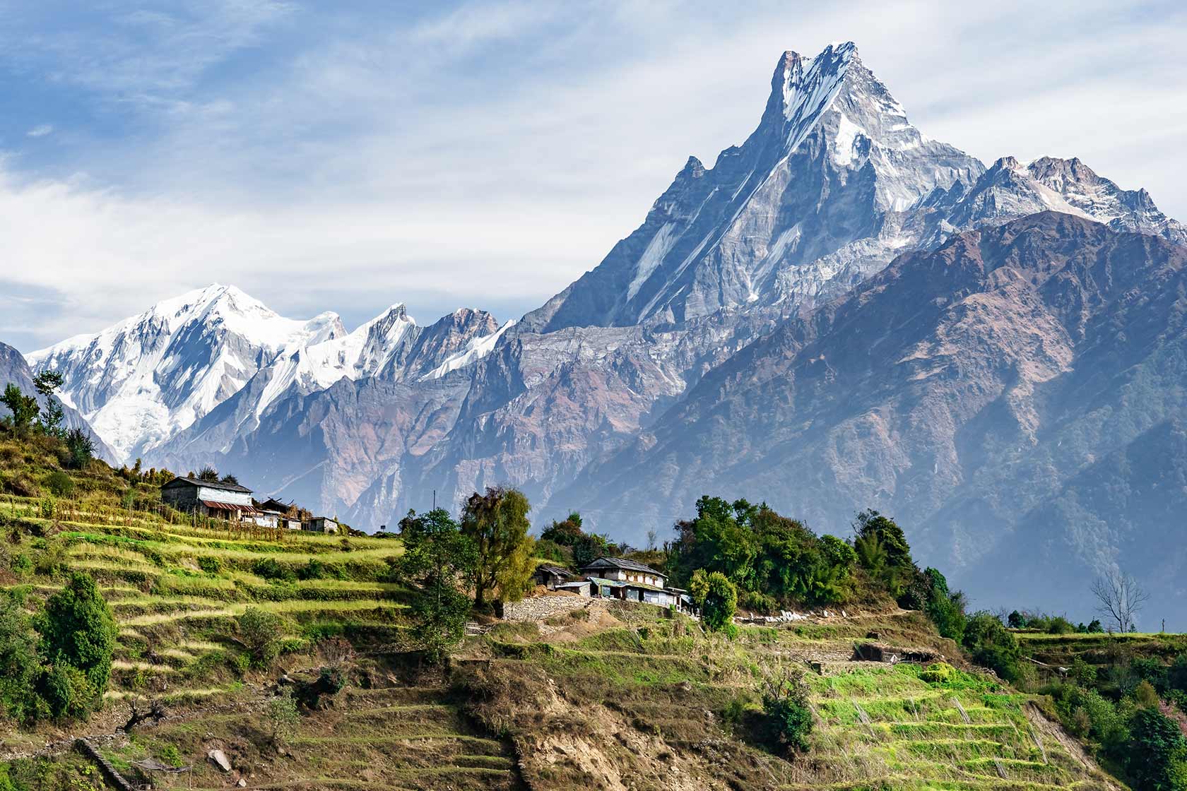 Вид на Мачапучаре с маршрута трека вокруг Аннапруны