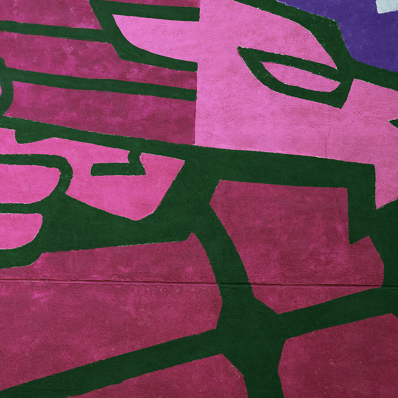 Роспись площадью 174 м² в Тюмени на фестивале «Морфология улиц». Мурал авторства Алексея Бархана.