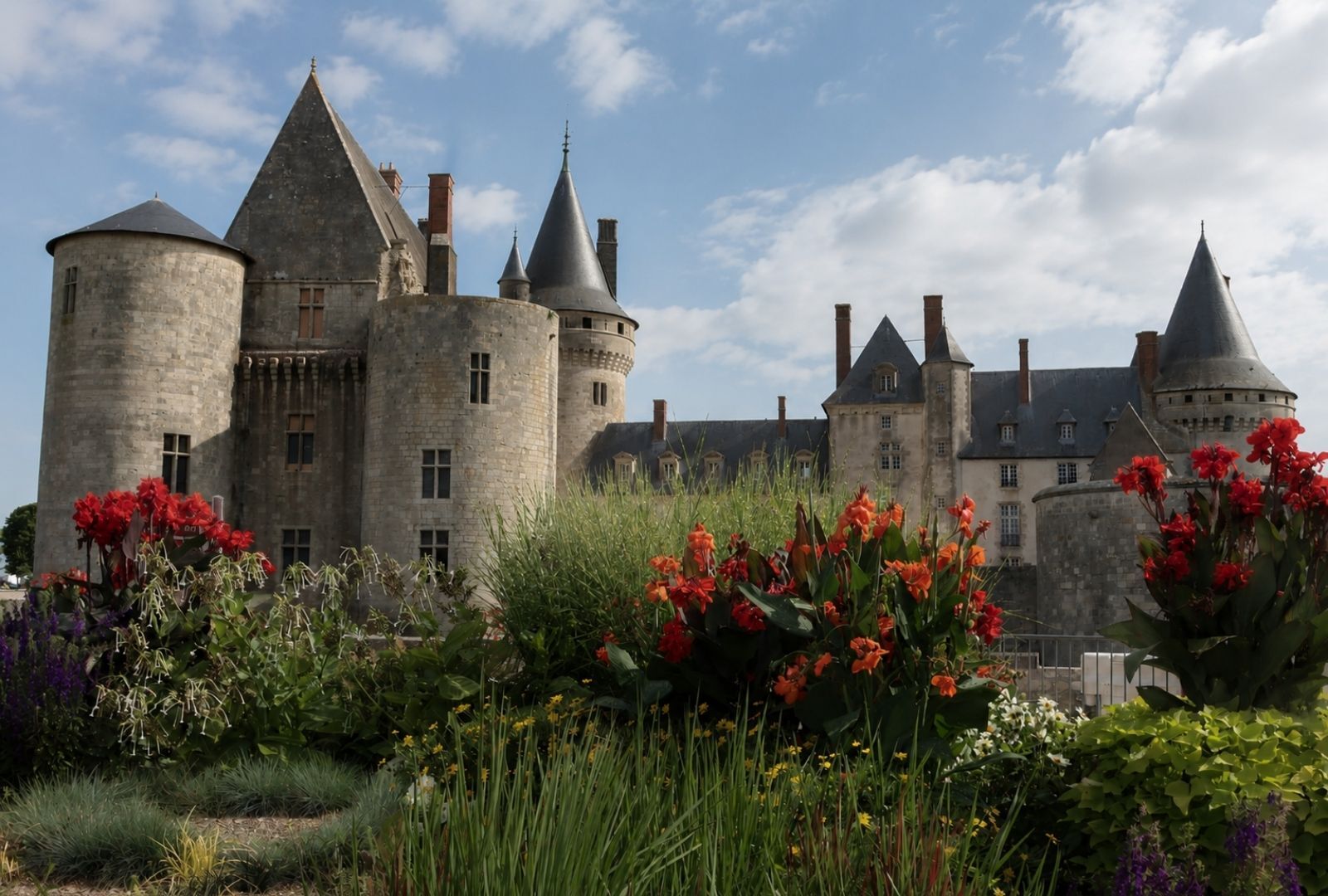 Loire Valley château with gardens
