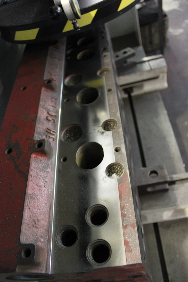 IRKDVS. Обработка привалочной плоскости на головке CUMMINS.