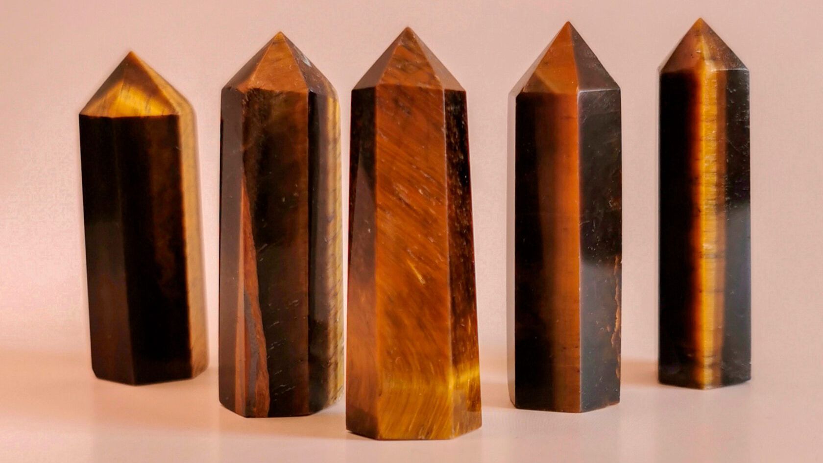 Тигровый глаз натуральный камень столбик