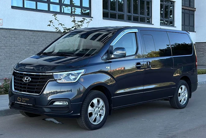 Hyundai Starex аренда в Нижнем Новгороде, Демидов Парк, автопрокат