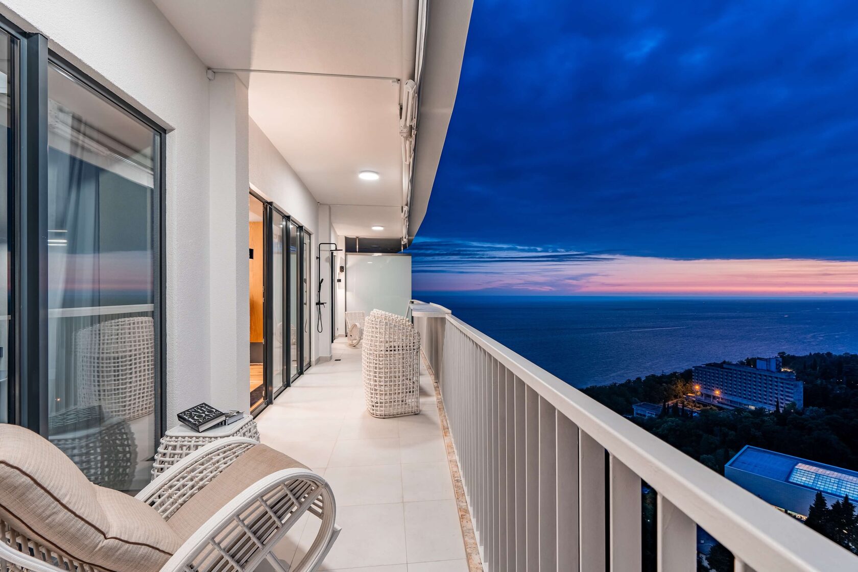 3-комнатная 170 м² Актёр Гэлакси 22 этаж панорама море