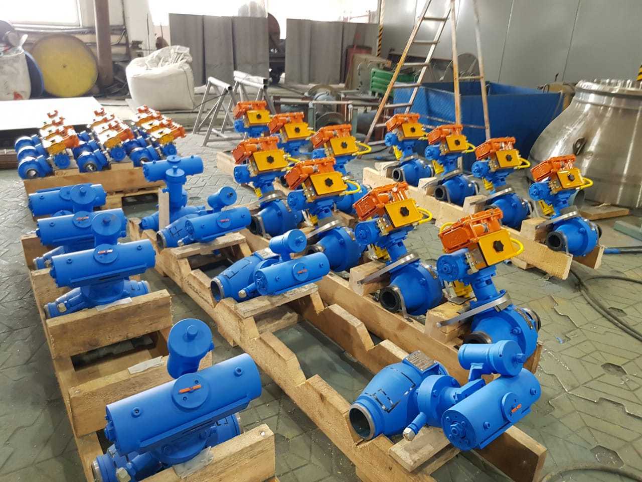 Подготовка партии кранов для клиента в Казахстан