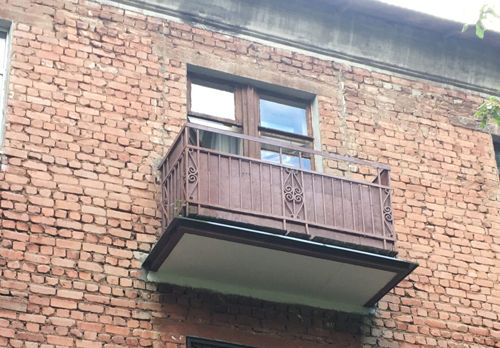 Крыша на балкон