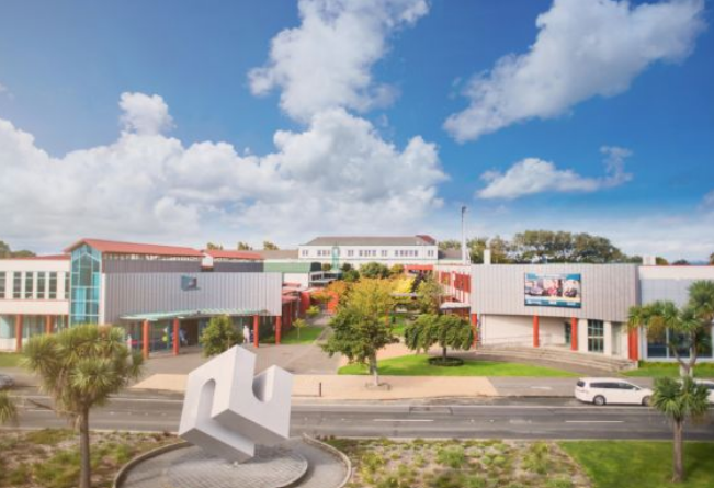 Descubre la educación que te impulsa. El Southern Institute of Technology te ofrece un ambiente de apoyo y un camino claro hacia tu éxito profesional en Nueva Zelanda.