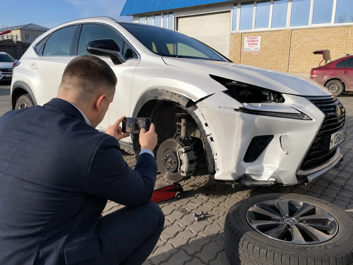 Осмотр Lexus NX200 после ДТП — оценка ущерба в Минеральных Водах