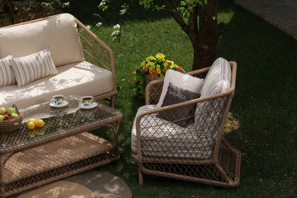 Мебель из экоротанга для комфортного отдыха.