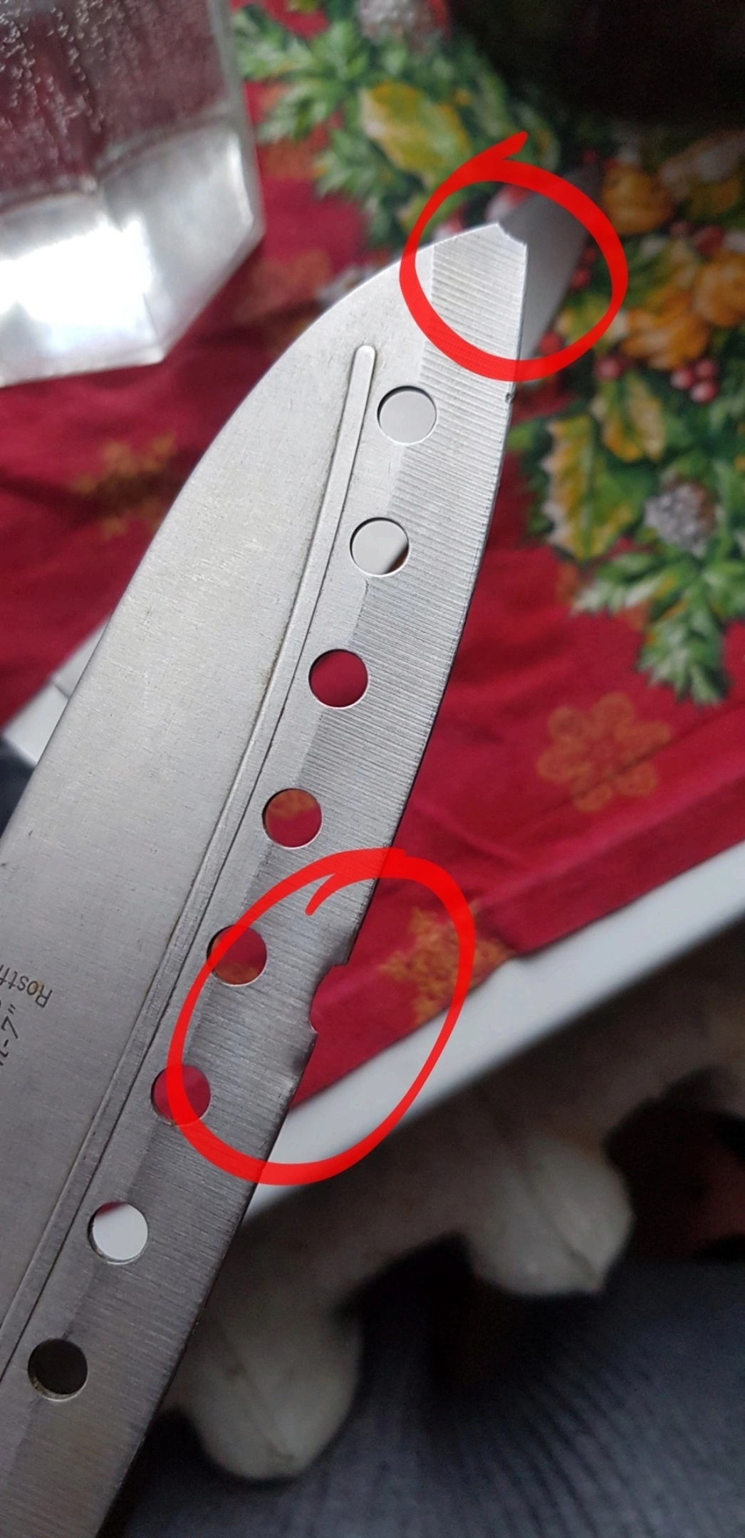 Нож со сколами от кокоса (фото от клиента)