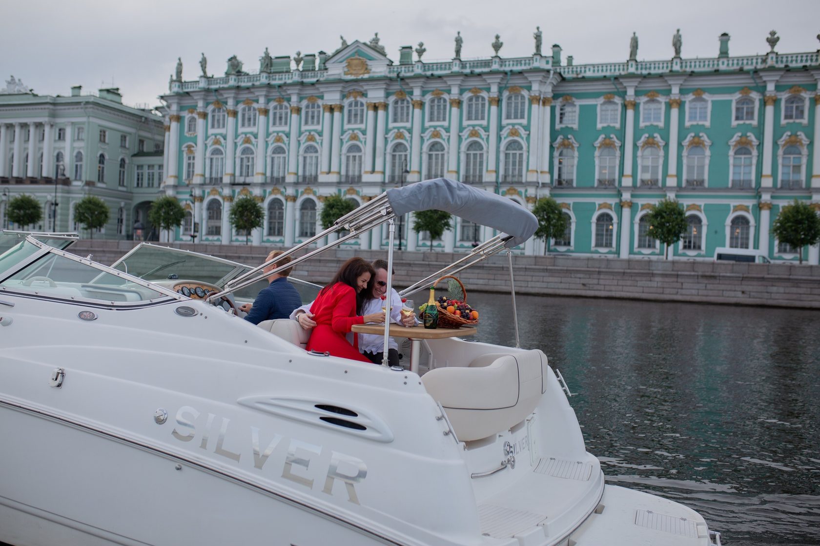 Прогулка на катере по рекам и каналам Санкт-Петербурга