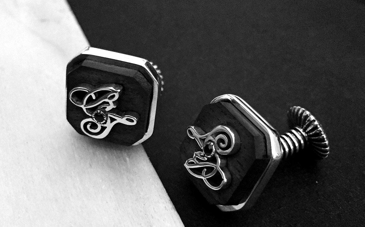 запонки с монограммой