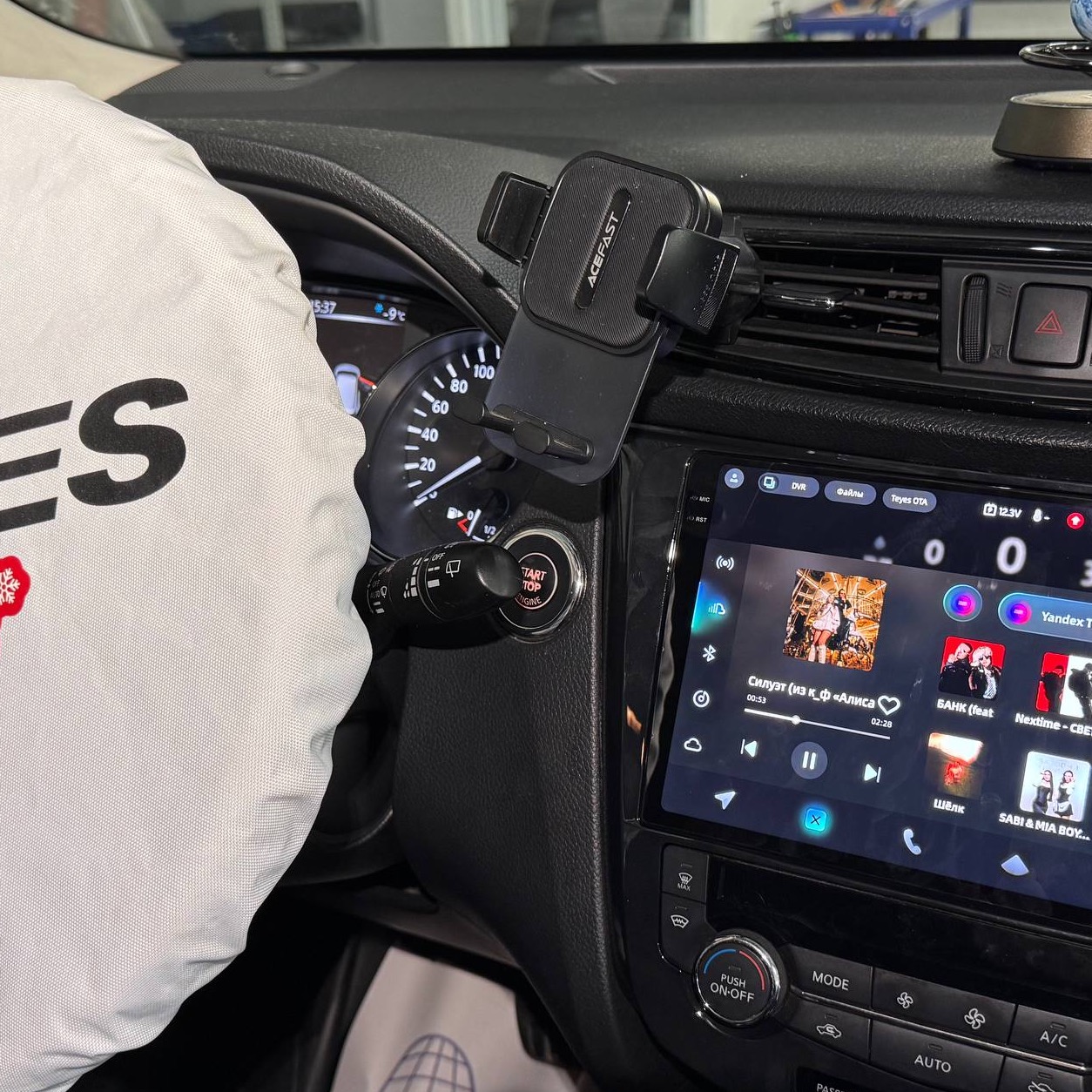 Обложка статьи: установка TEYES CC4 PRO в Nissan X-Trail в Новосибирске