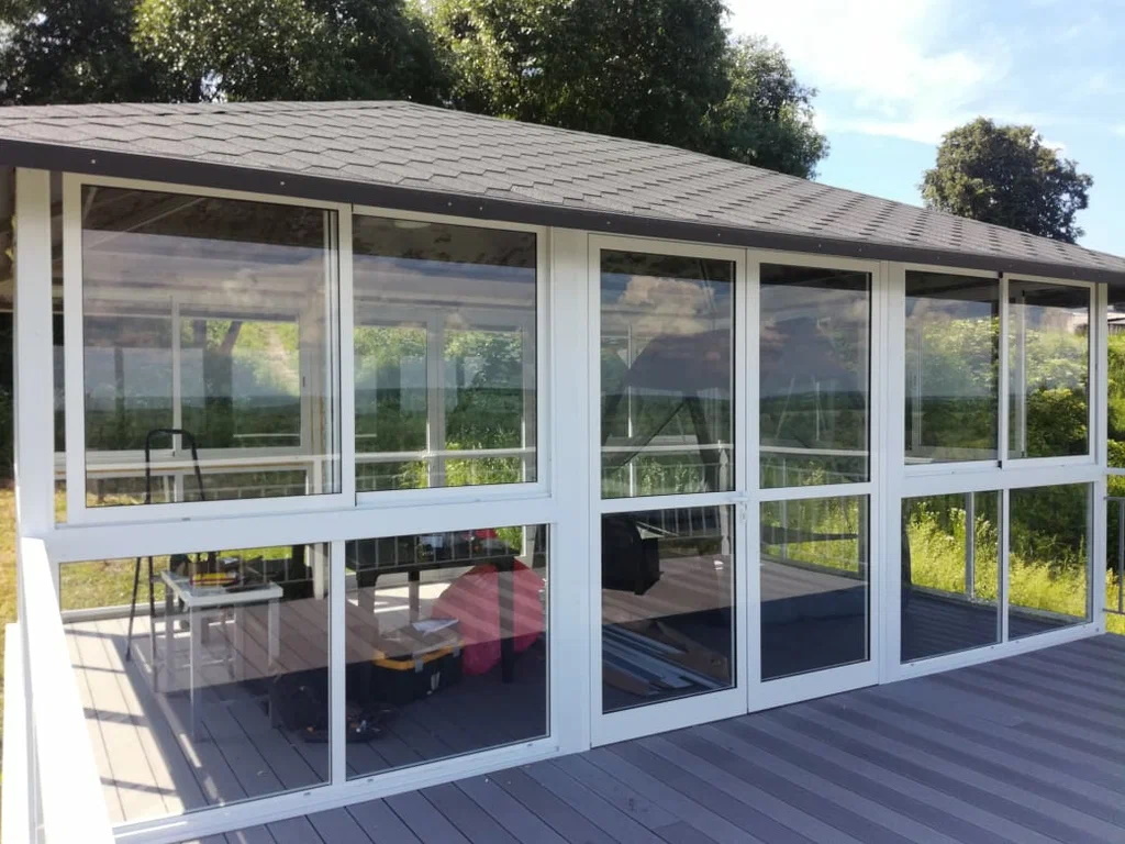 Остекление беседок алюминиевыми и пластиковыми окнами