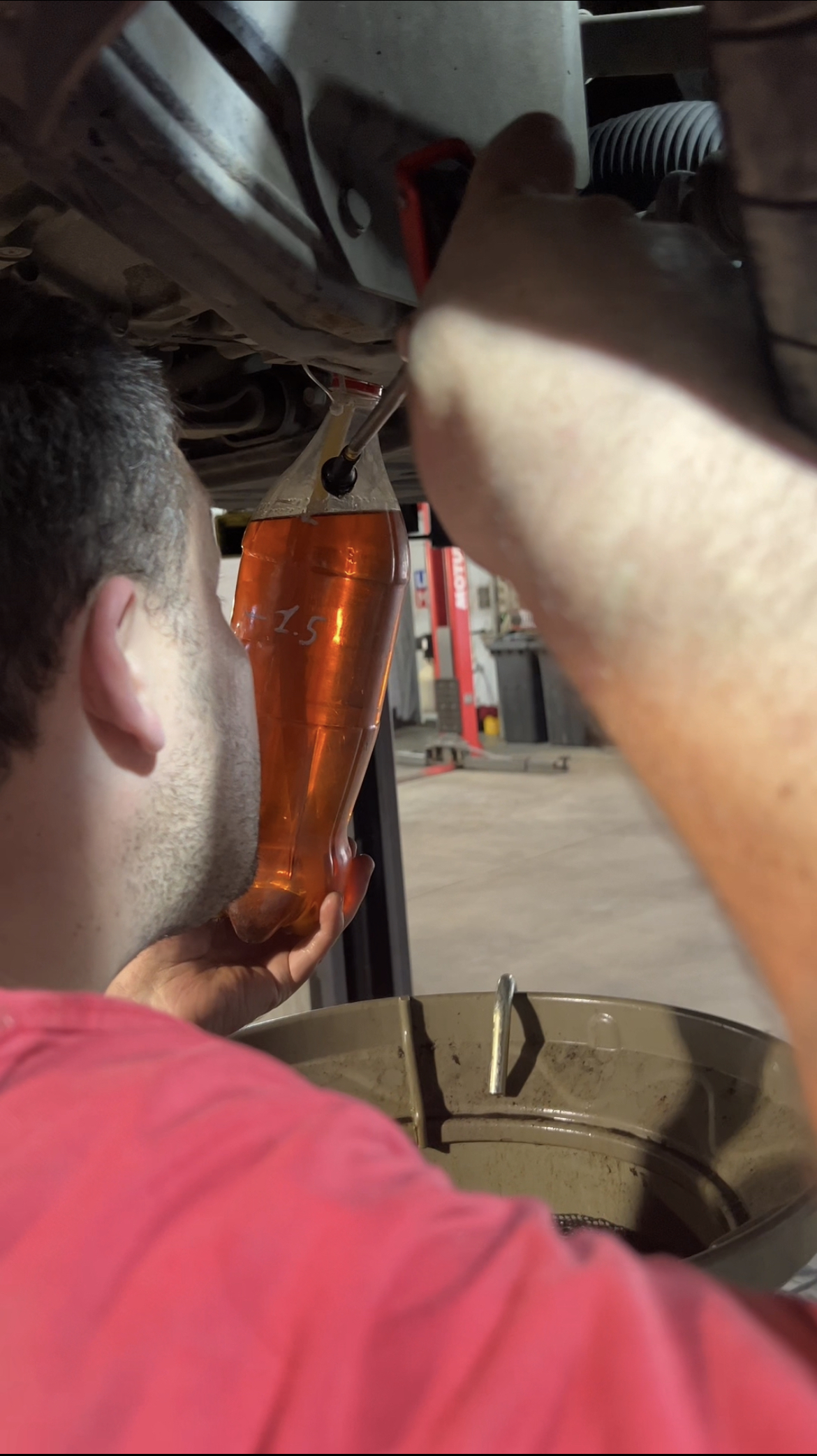 Залив масла Ravenol MTF в механическую часть