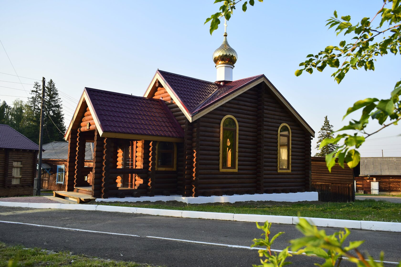 Храм луки в марьино. Храм святителя Луки большая Мурта. Больница большая Мурта Красноярский край. Храм Луки в большой Мурте. Церковь большая Мурта Красноярский край.