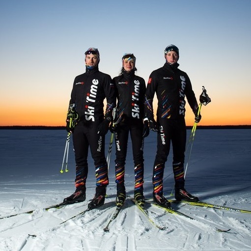 Ski time лыжный. Лыжный Кэмп Малиновка. Беговые лыжи тренировки. Ski time одежда. Костюм для беговых лыж Ski time.