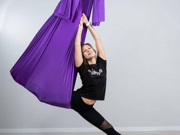 фото нанесения макияжа на лицо девушки 