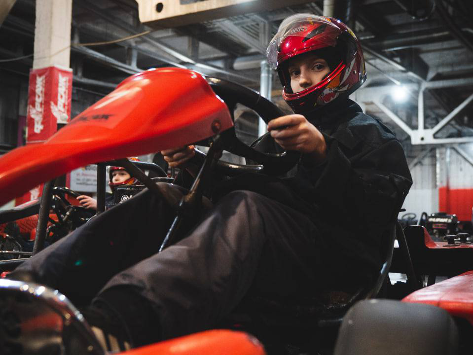 фото нанесения макияжа на лицо девушки 