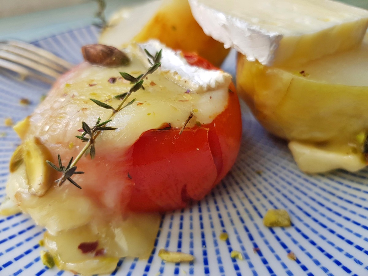 Запеченные томаты с сыром бри. Вкусный Израиль.