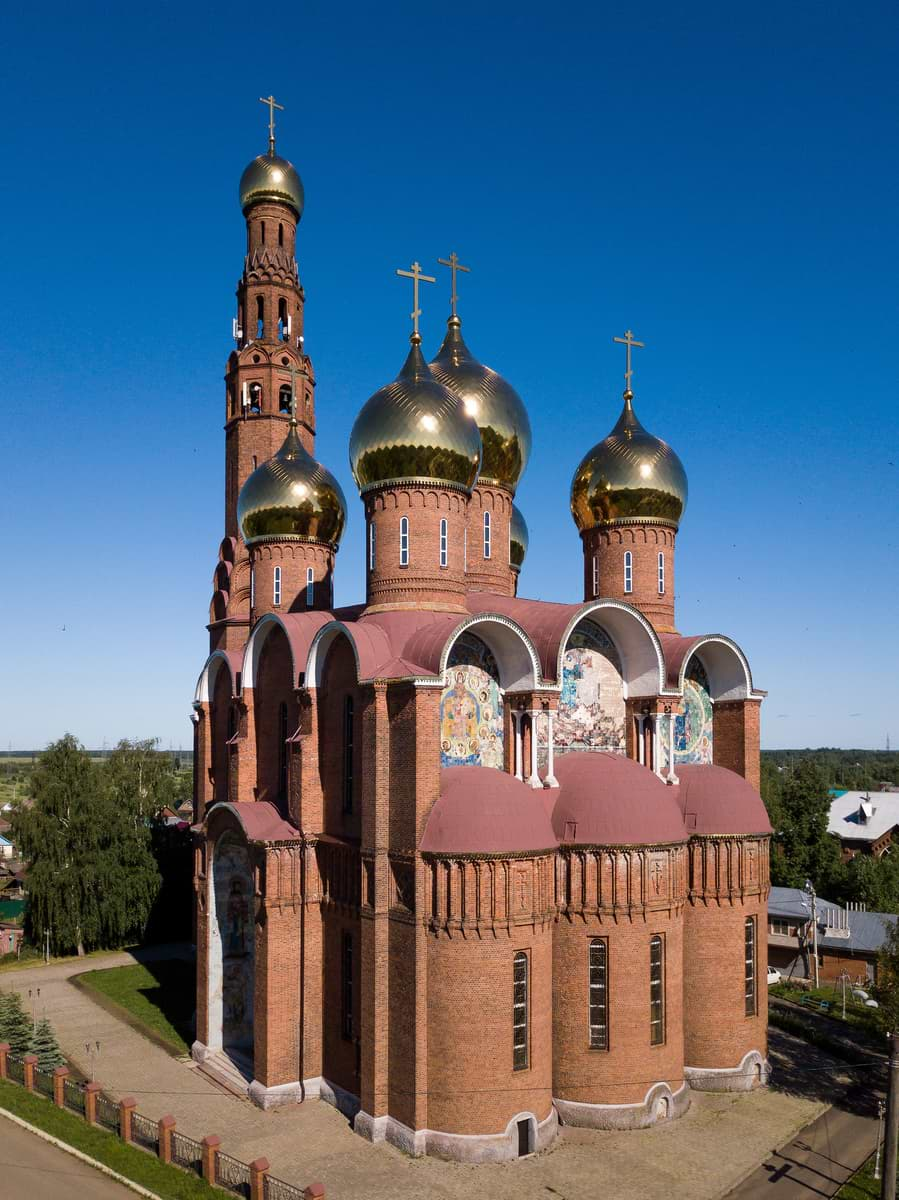 Воскресенский храм (старый) город Вичуга | Красная церковь