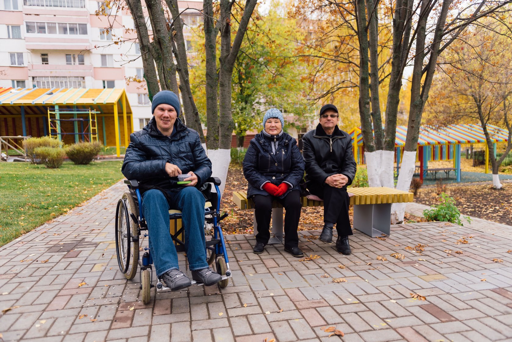 Сквер молодежный бийск. Камские Поляны сквер молодежный. Сквер «молодёжь Чапаевска».