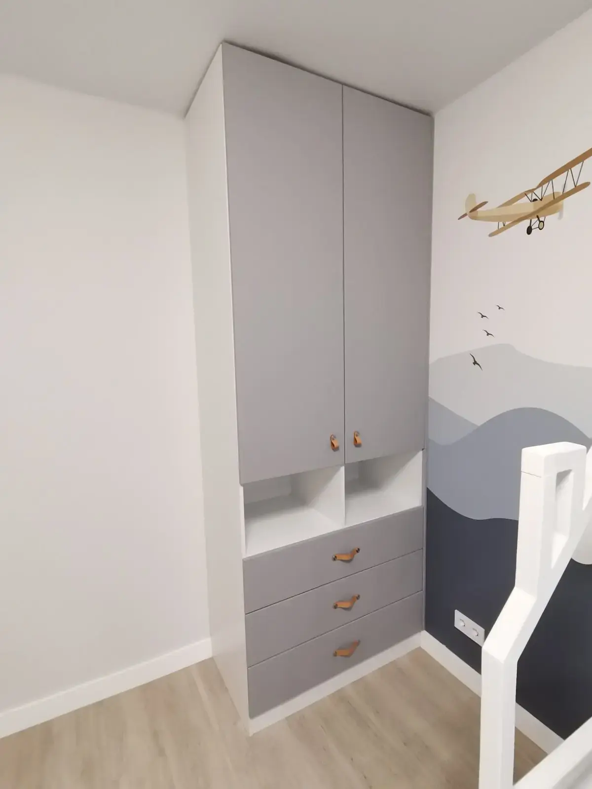 Шкаф для десткой на заказ в Сургуте