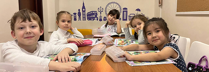 Младшие школьники на уроке русского языка