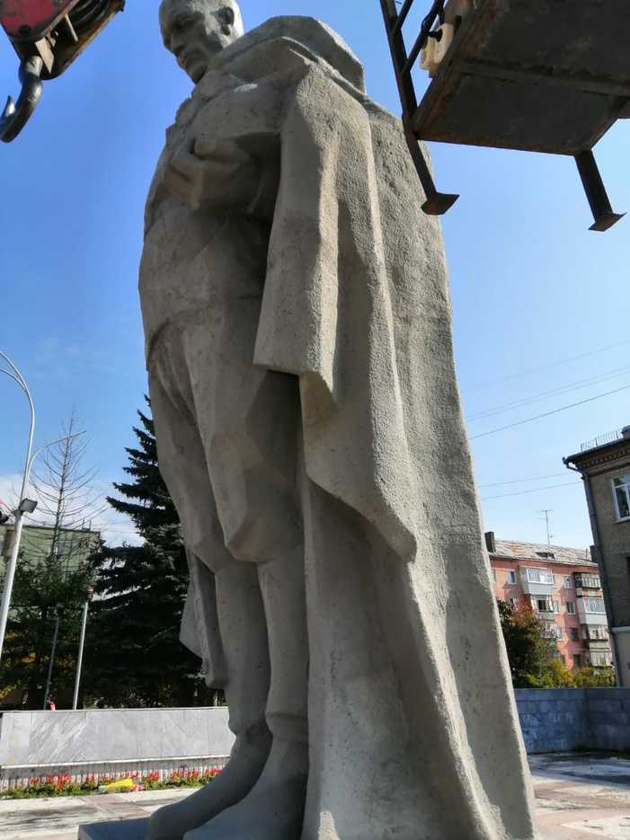 Скульптура неизвестному солдату, г. Полевской, Сентябрь 2019 г. — фото 20