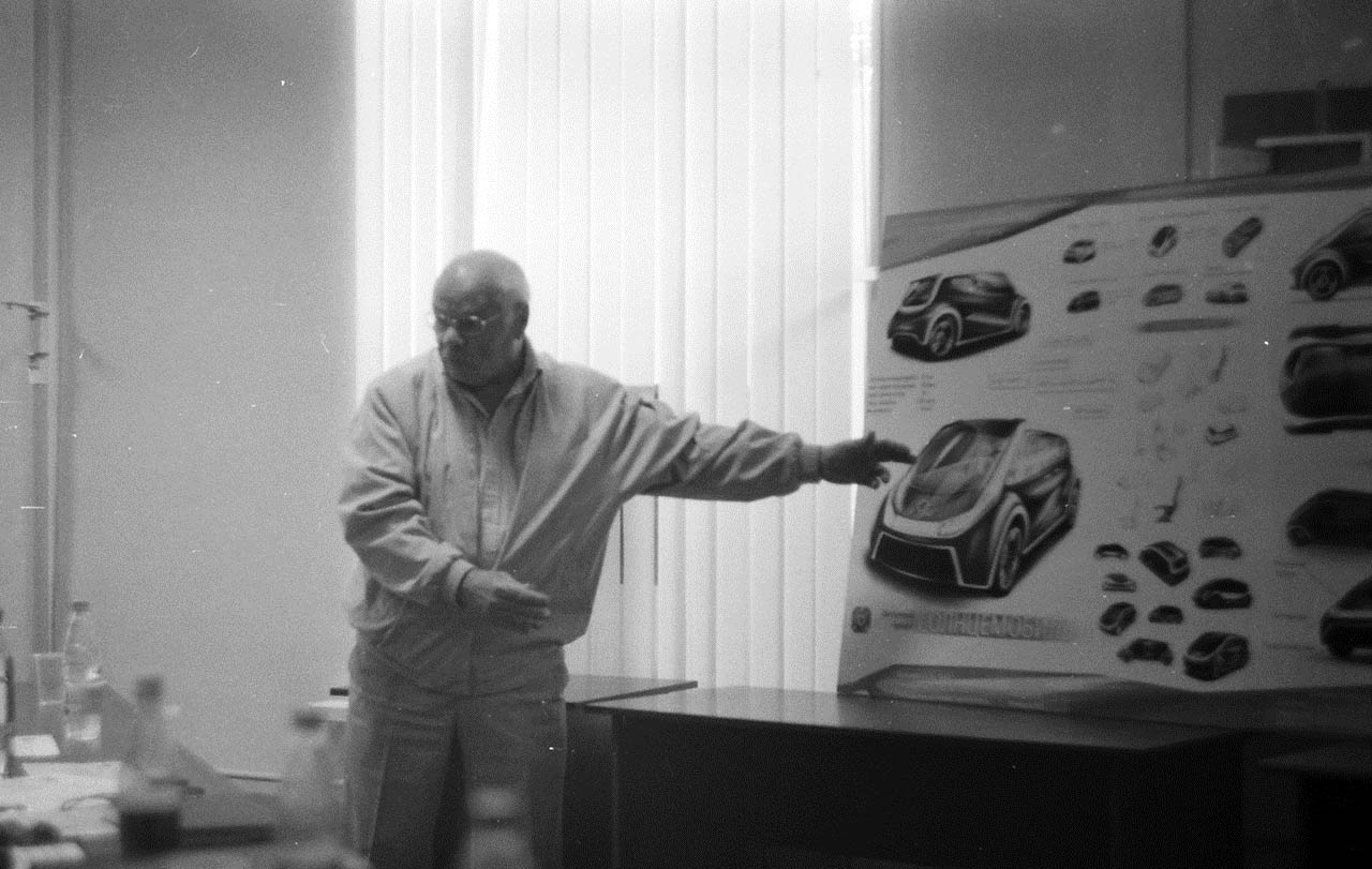 Профессор кафедры Автоматы Жавнер