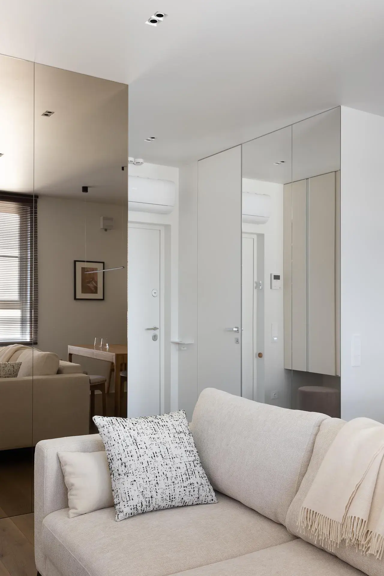 Мебель «Подхожу» в просторной квартире в Санкт-Петербурге