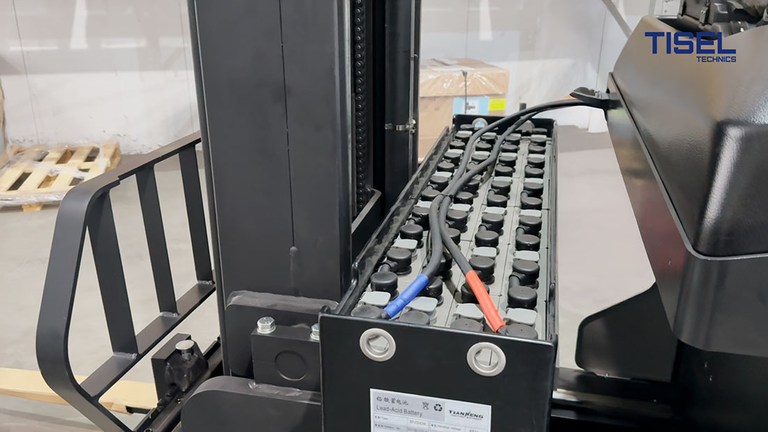 Выравнивающая зарядка АКБ. Уравнительная зарядка аккумуляторной батареи. Уравнительная зарядка (или выравнивающий заряд аккумуляторной батареи) – это спецрежим заряда аккумуляторов, когда напряжение повышается выше обычного