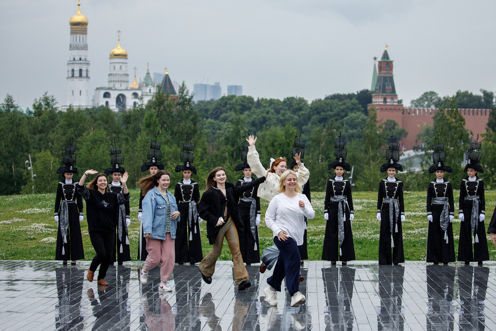 Московская неделя красоты. Зарядье. Парк Зарядье. Парк Зарядье -ВДНХ маршрут. Детские площадки в парке Зарядье.