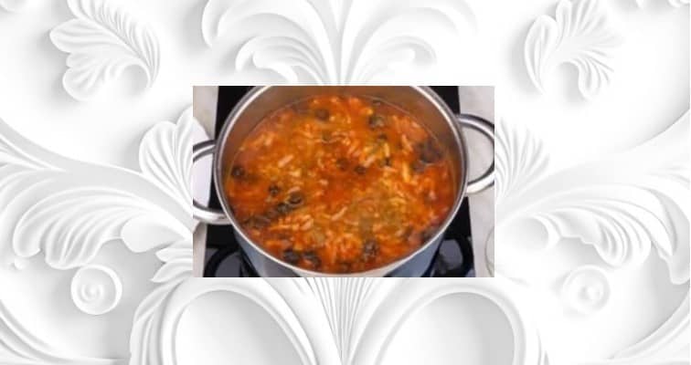 Приготовление мясной сборной солянки по классическому рецепту: шаг 8