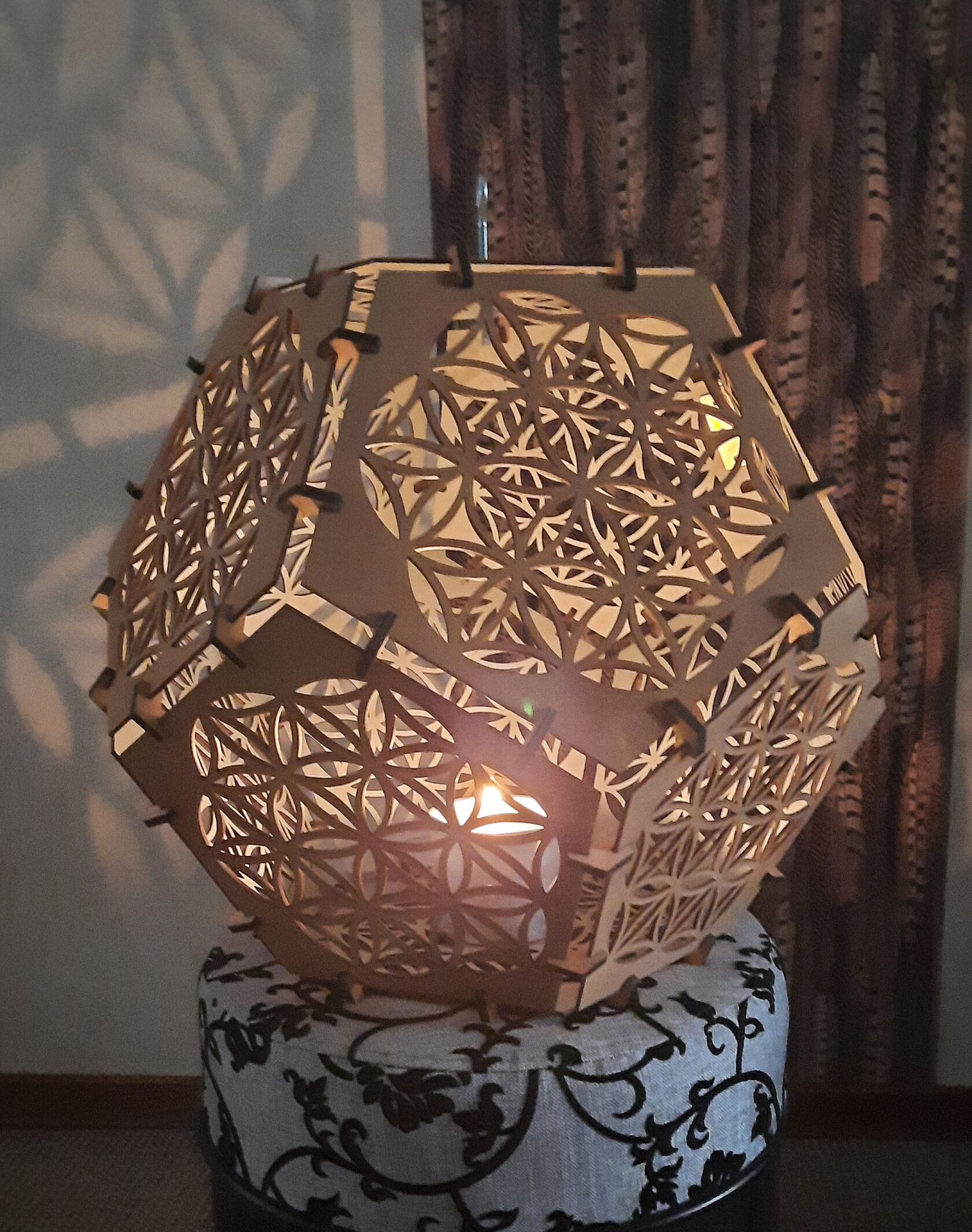 арт-объект - светильник со свечей