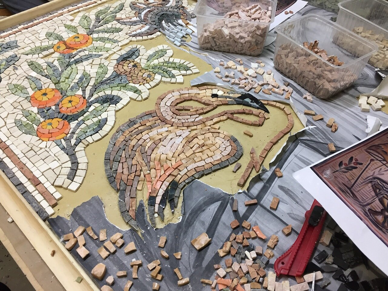 Фламинго из камня и смальты