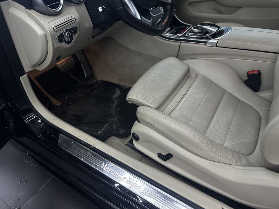 Водительское сиденье и ковролин Mercedes W205 до химчистки