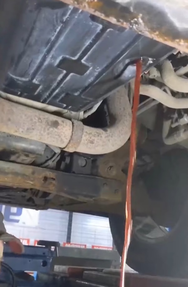 Проверяем уровень масла Mitsubishi