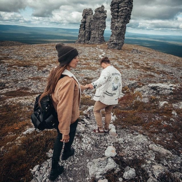 Плато маньпупунер туры. Маньпупунер. Высокий каменный столб. Маньпупунер поделка.