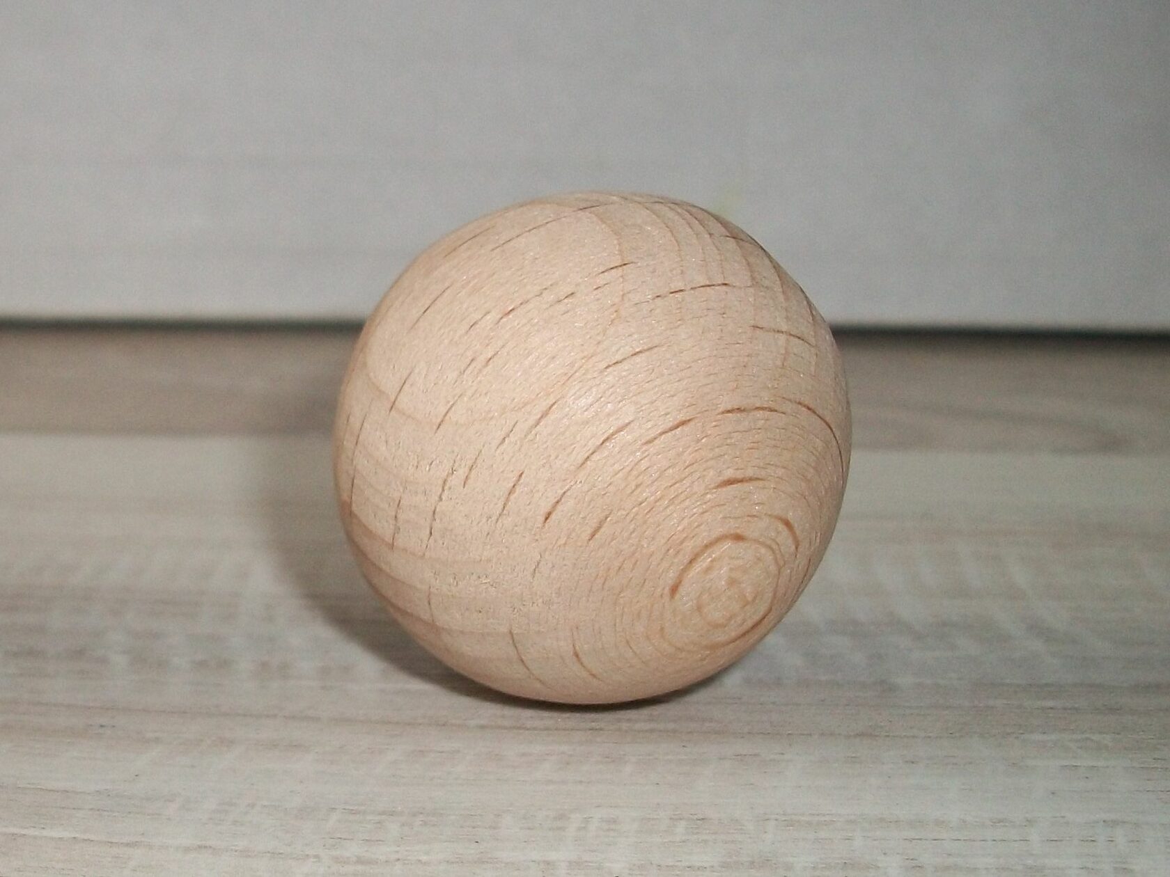Деревянный шарик