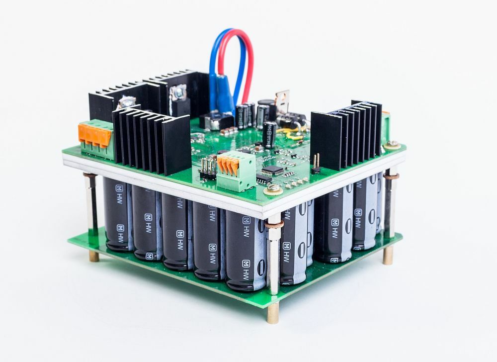 Ибп конденсаторы. Преобразователь напряжения ПНР-24. Hw-070 PWM Controller. Суперконденсатор ИБП. Бесперебойник на конденсаторах.
