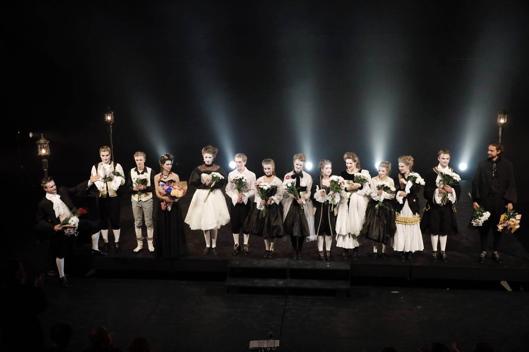 Мольер. Экспромт. Вечеринка 00012