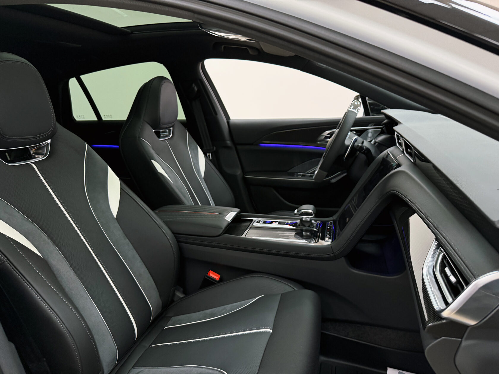 Обзор Hongqi H6