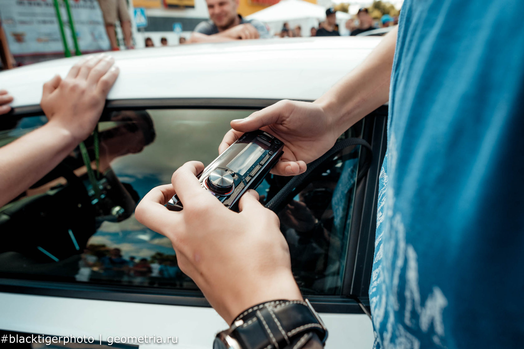 Установка автозвука челябинск. Автозвук Тюмень установка.