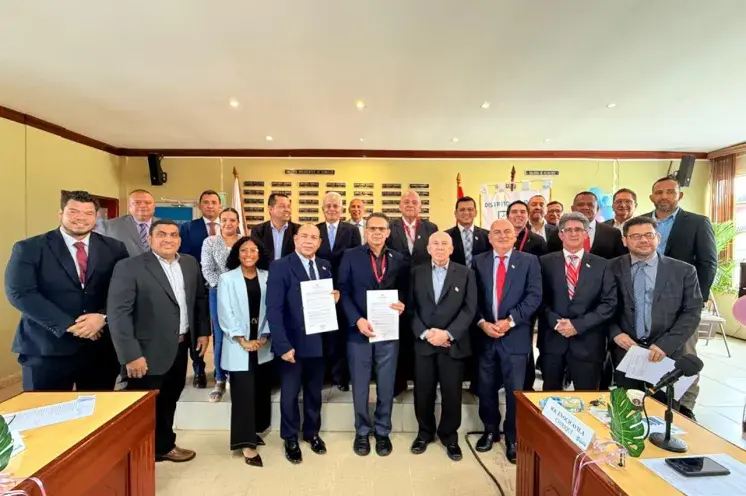 Docente de Derecho de la UPC recibió reconocimiento internacional en Panamá